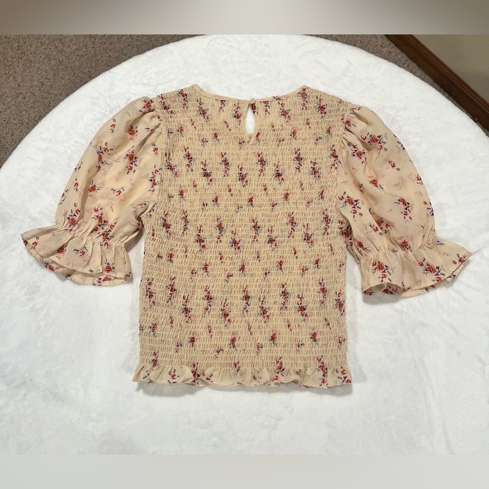 Live 4 Truth Floral Smocked Puff Sleeve Crop Blouse - Medium - Picture 4 of 9